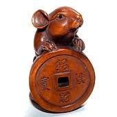 японская нэцкэ Мышка с монеткой