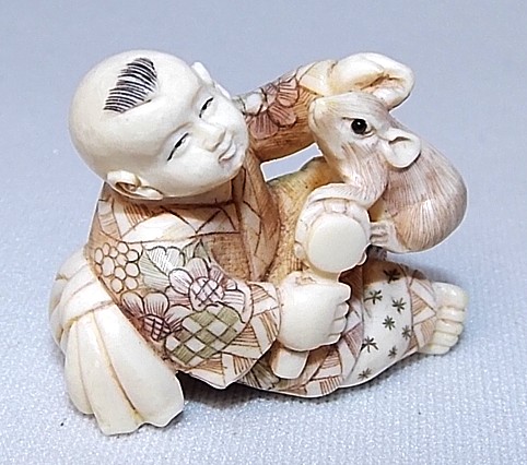 японская нэцкэ из слоновой кости