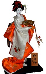 японская традиционная интерьерная кукла Дама с веером и веткой сливы