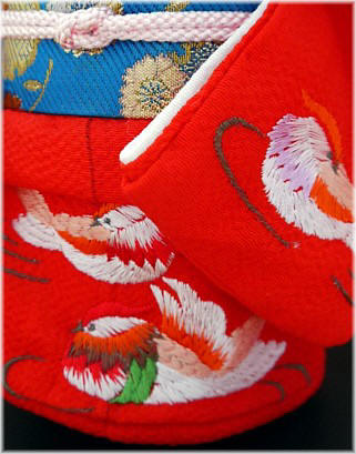 вышивка на японском кимоно