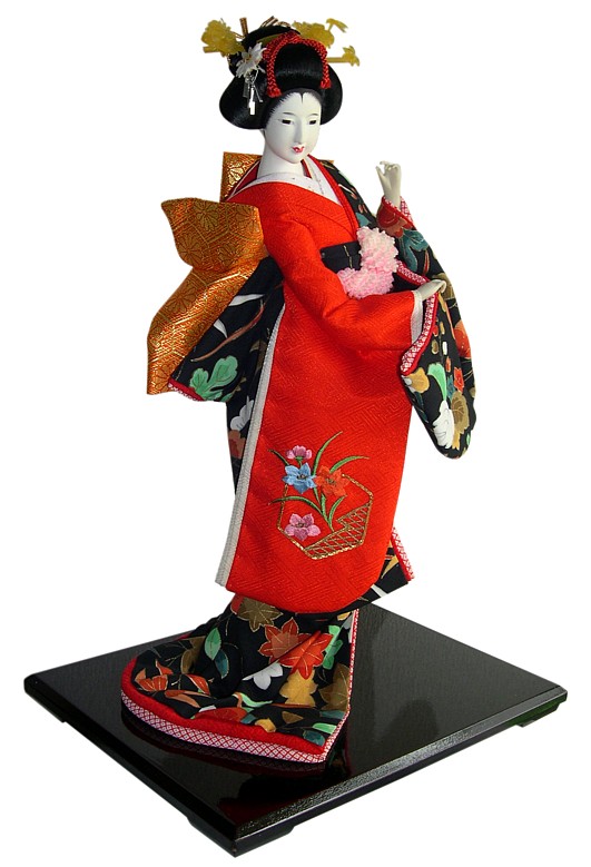 японская традиционная кукла 