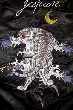 Тигр под луной, вышивка на спине мужской куртки, сделано в Японии 