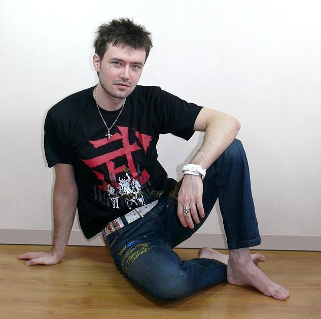 яппнская футболка с иероглифом - стильный подарок мужчине
