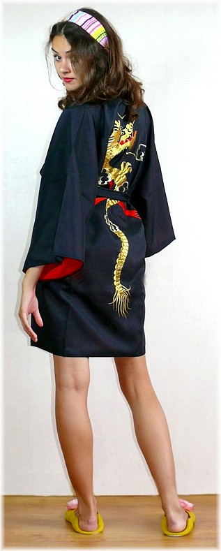 халатик-кимоно с вышивкой и подкладкой, сделано в Японии