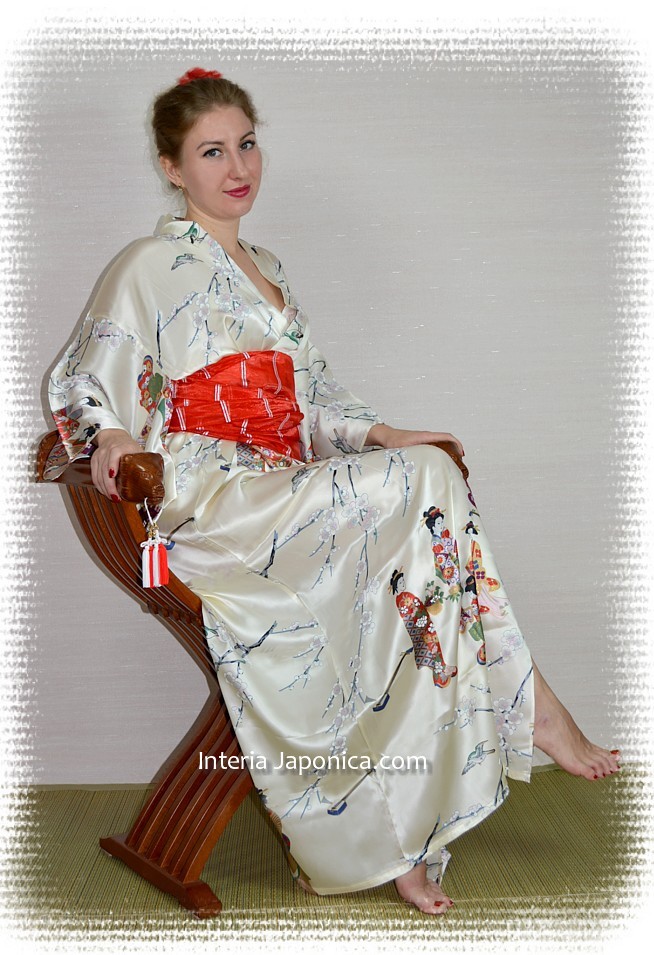 шелковое кимоно СУЗУМЭ, сделано в Японии. Эксклюзивная женская одежда из натурального шелка