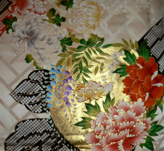 авторский рисунок на шелковом кимоно