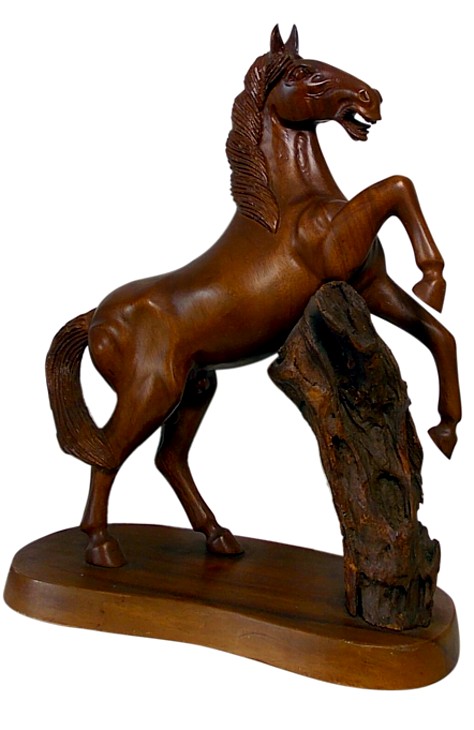 Играющий конь, японская кабинетная скульптура, дерево, 1920-е гг.